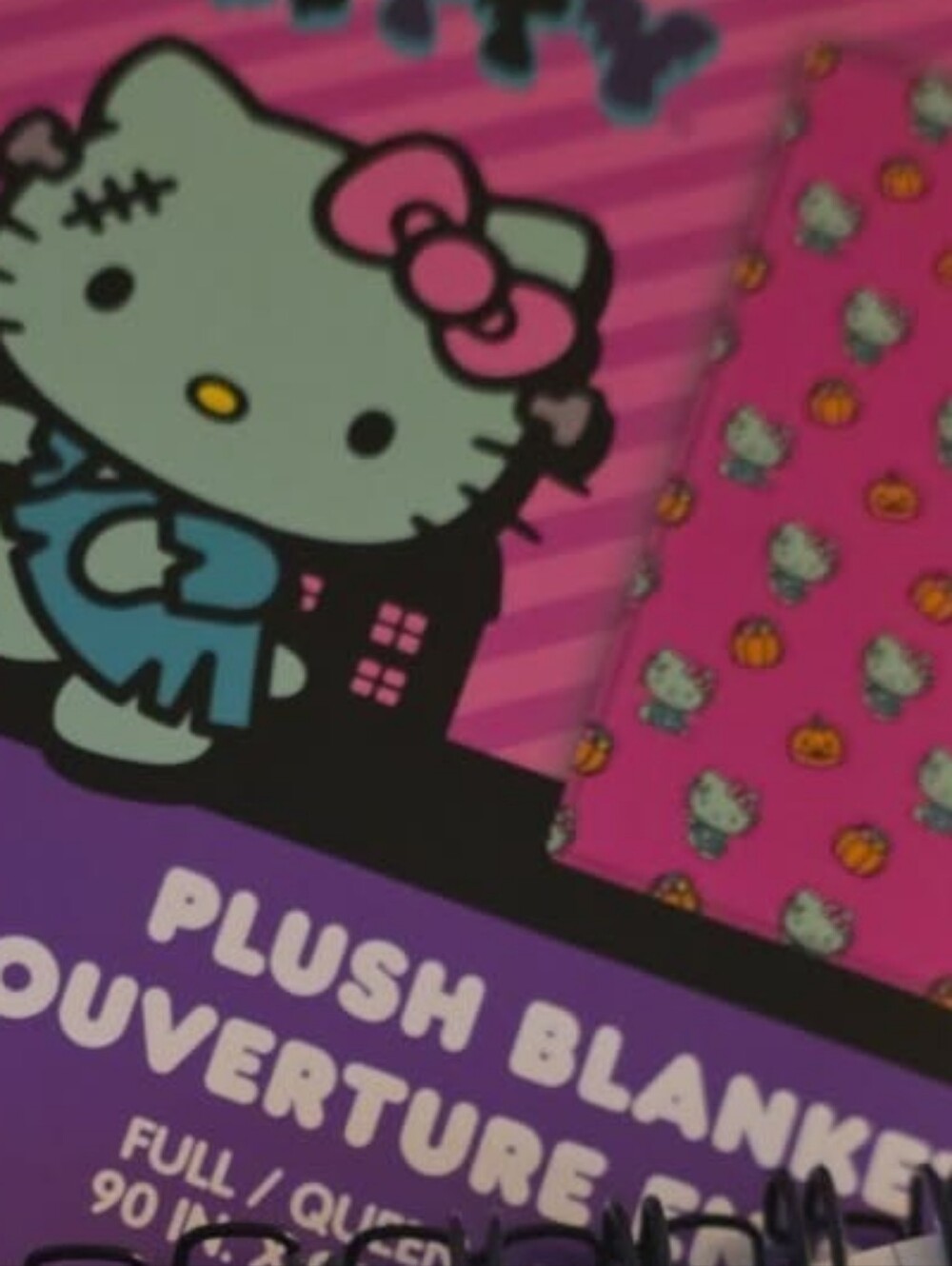 Hello Kitty Queen Frankie - Picture 3 of 3